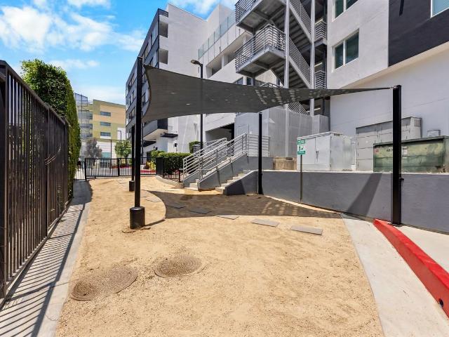 Apartment for rent in Canoga Park, California