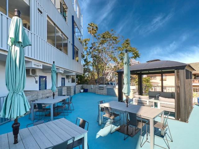 Apartment for rent in Canoga Park, California