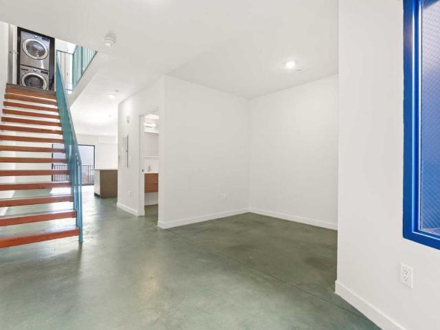 Apartment for rent in Canoga Park, California