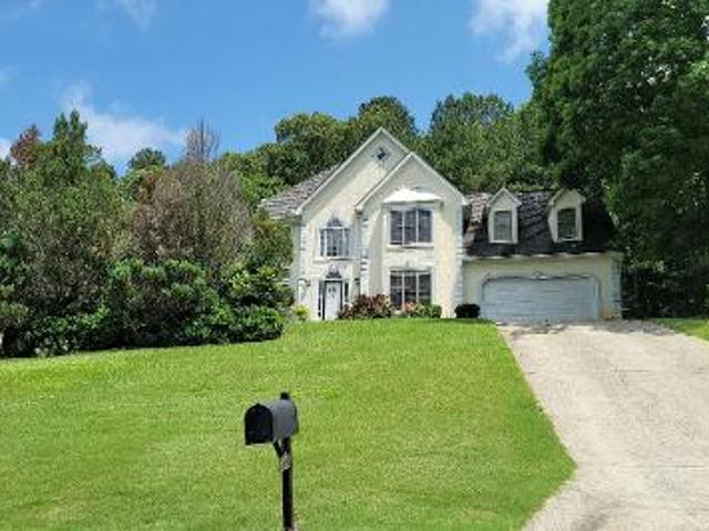 House for sale in Red Oak, Georgia