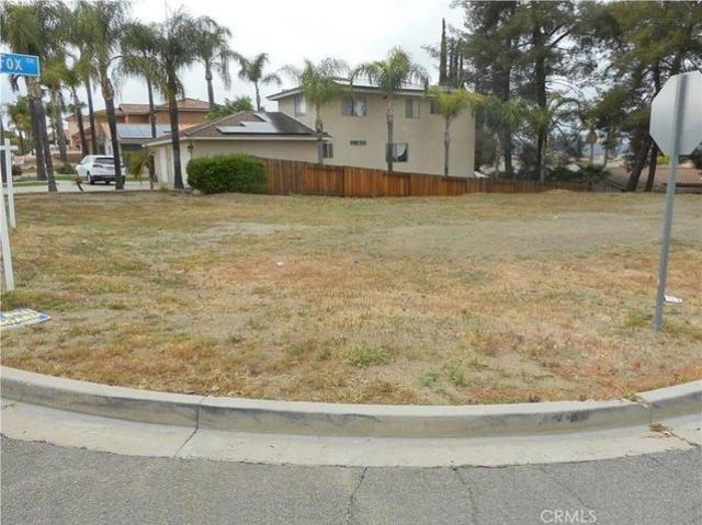 Land for sale in Canyon Lake, California