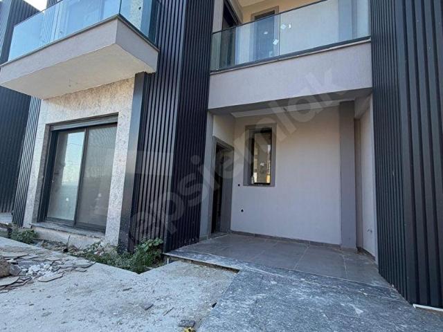 Foça, İzmir içerisinde satılık Villa