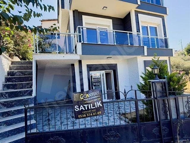 Foça, İzmir içerisinde satılık Villa