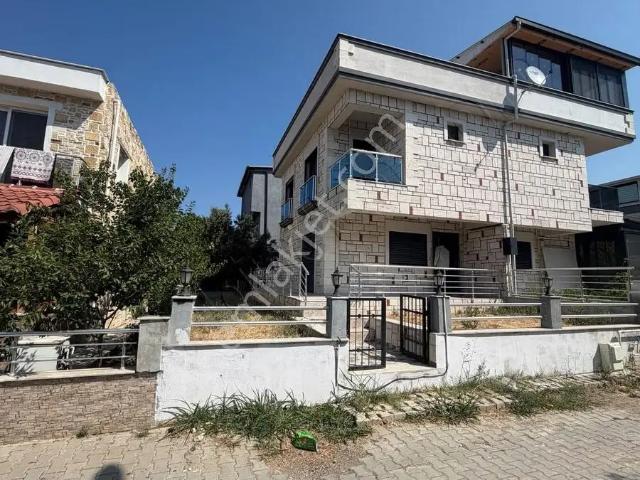 Foça, İzmir içerisinde satılık Villa