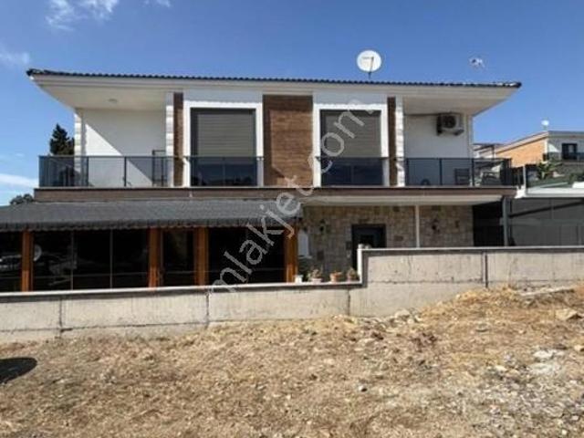 Çakmaklı Mahallesi, Aliağa içerisinde satılık Villa