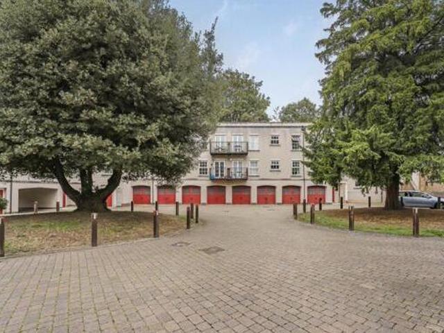 House for sale in Swanscombe and Greenhithe, Monks Orchard