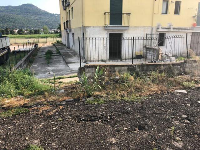 Capannone in vendita a Capaccio, Campania