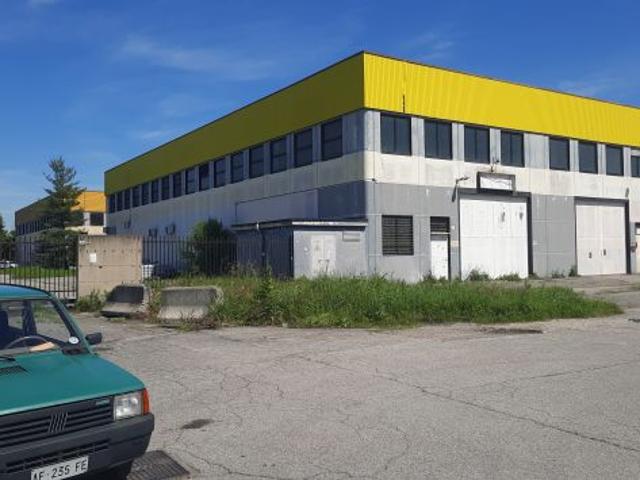 Locale Commerciale in vendita a Quartiere Pasubio, Cesano Boscone