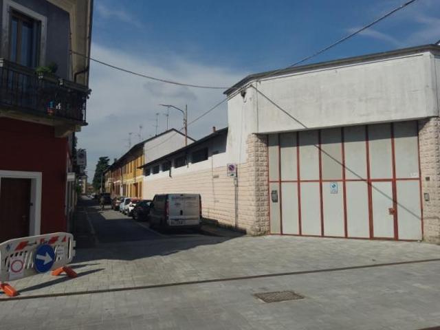 Capannone in vendita a Sedriano, Lombardia