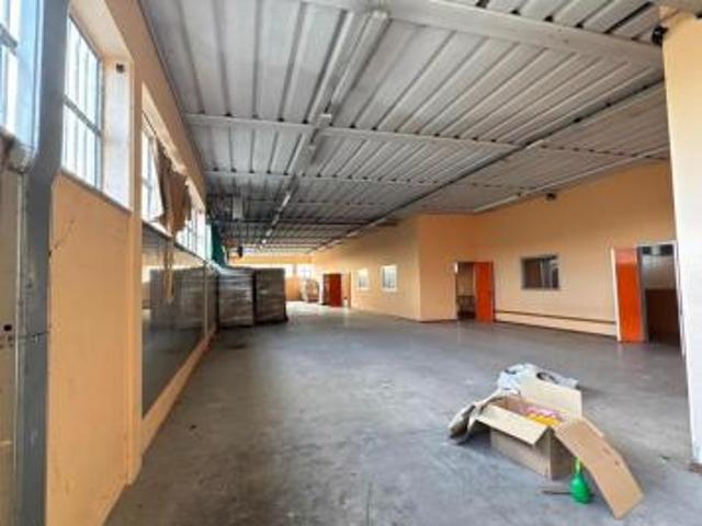 Capannone in affitto a Porcari, Lucca