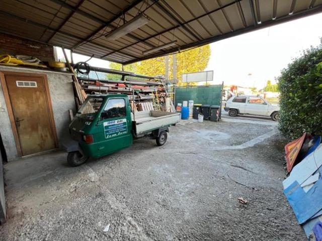 Capannone in vendita a Carrara, Toscana
