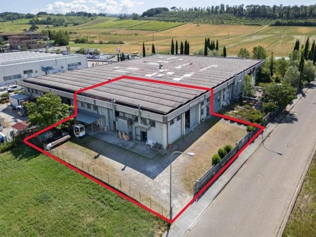 Capannone in vendita a Terricciola, Toscana