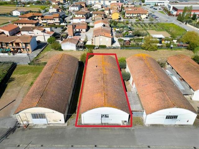 Capannone in vendita a Ponsacco, Toscana