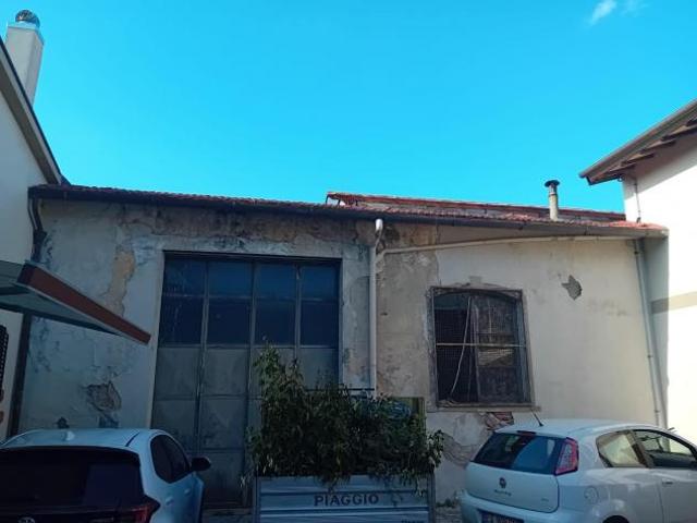 Capannone in vendita a Cascina, Toscana