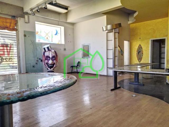 Capannone in vendita a Viareggio, Toscana