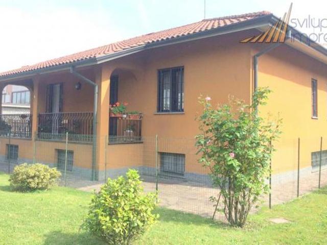 Capannone in vendita a Burago Di Molgora, Lombardia