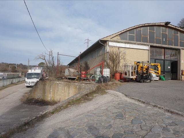 Capannone in vendita a Chiusi Città, Toscana