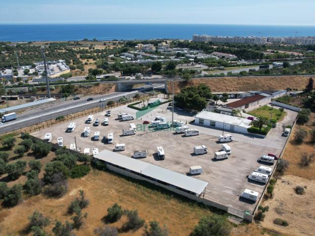 Capannone in vendita a Municipio 1, Puglia