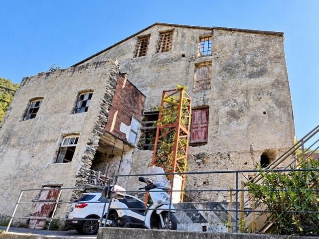 Capannone in vendita a Ponente, Serra Riccò