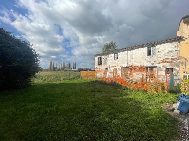 Rustico in vendita a Altopascio, Toscana