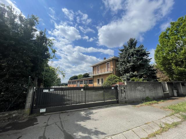 Capannone in vendita a Villaggio Sant'Andrea, Gallarate