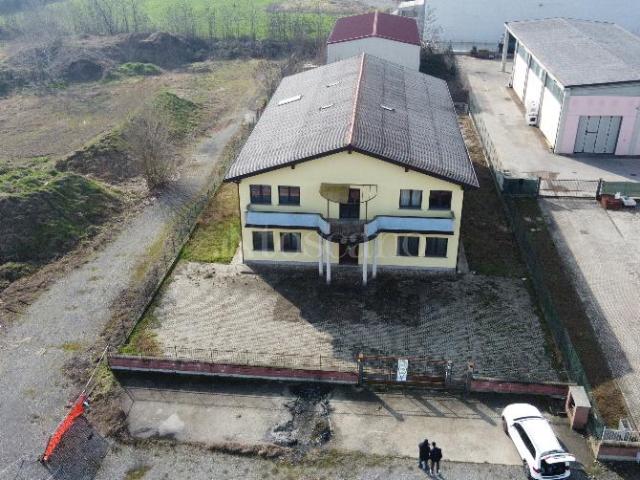 Capannone in vendita a San Cipriano Po, Lombardia
