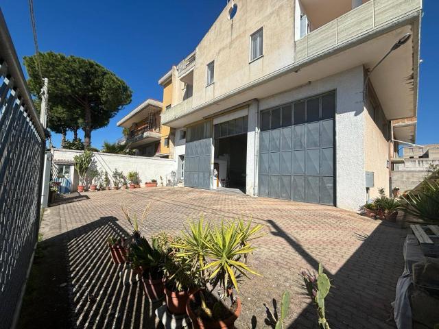 Capannone in vendita a Puglia, Taranto