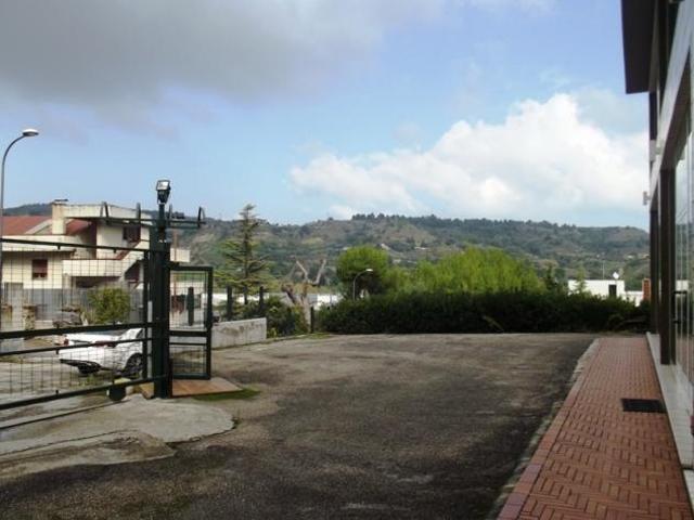 Capannone in vendita a Marche, Ascoli Piceno