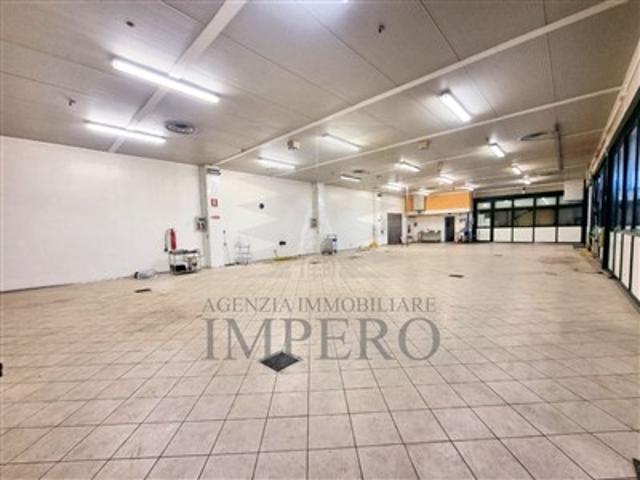 Capannone in vendita a Camporosso, Provincia di Imperia