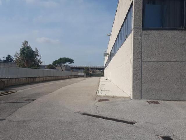 Capannone in affitto a Roma Capitale, Lazio