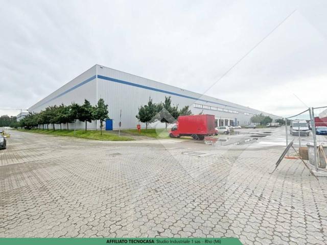 Capannone in affitto a Valera, Arese