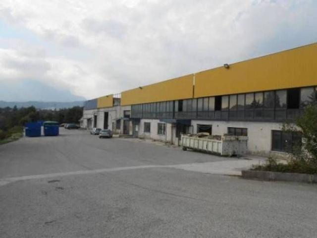 Capannone in affitto a Avellino, Campania