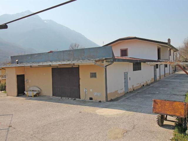 Capannone in affitto a Balsorano, Abruzzo