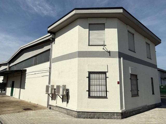 Capannone in affitto a Bareggio, Lombardia