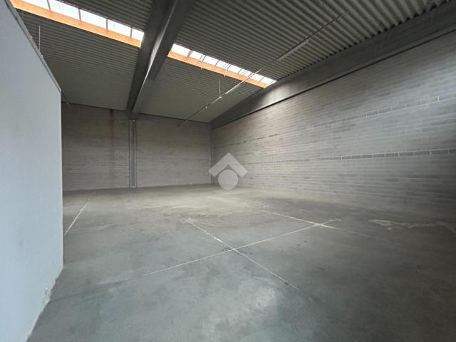 Capannone in affitto a Borgo Valbelluna, Villa Di Villa