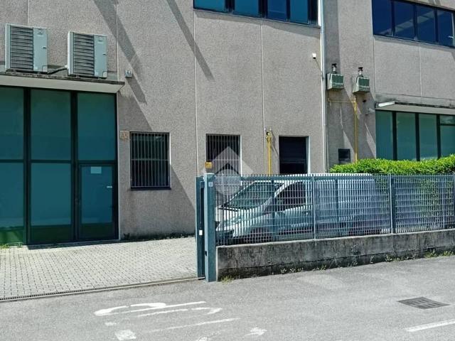 Capannone in affitto a Bovisio, Bovisio Masciago