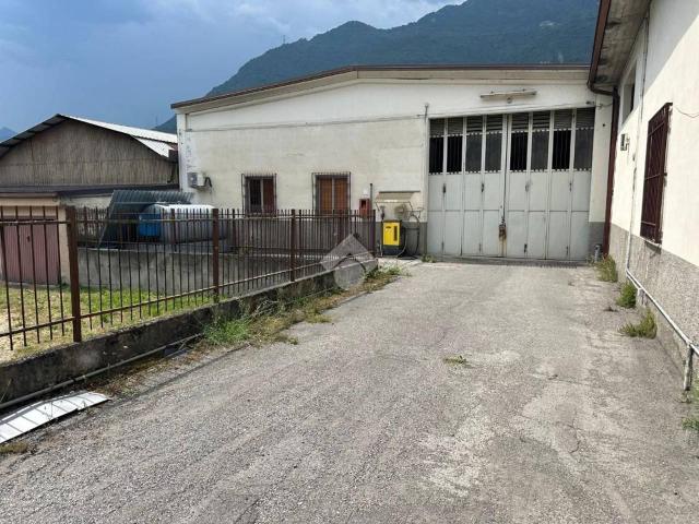 Capannone in affitto a Comunità montana della valle Camonica, Breno