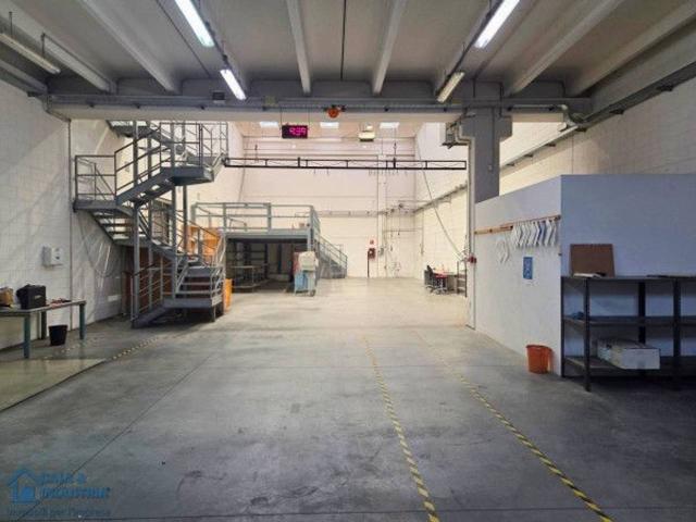 Capannone in affitto a Brugherio, Lombardia