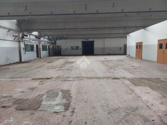 Capannone in affitto a Cassina Pertusella, Caronno Pertusella