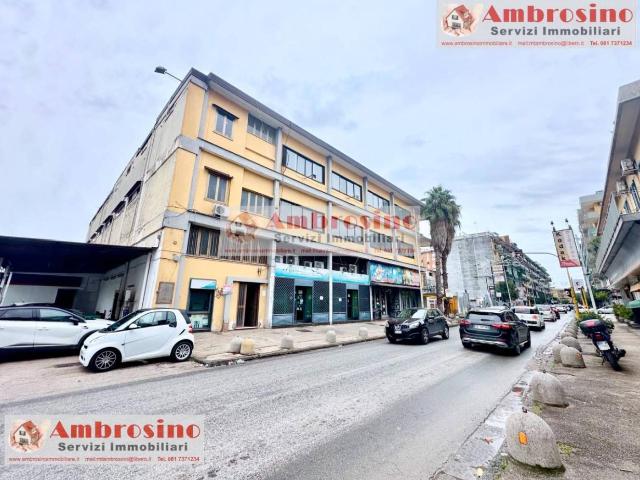 Capannone in affitto a Casavatore, Campania
