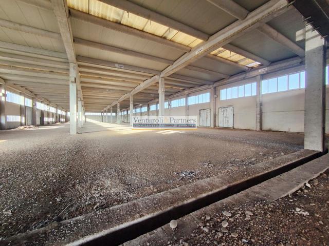 Capannone in vendita a Zona Est, Brescia