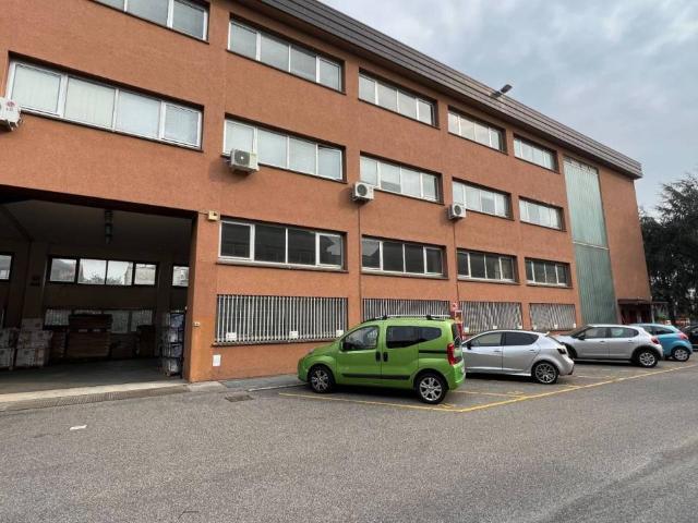 Capannone in affitto a Zona Omogenea Milano Nord, Cinisello Balsamo