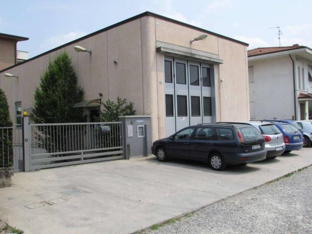 Capannone in affitto a Cucciago, Lombardia