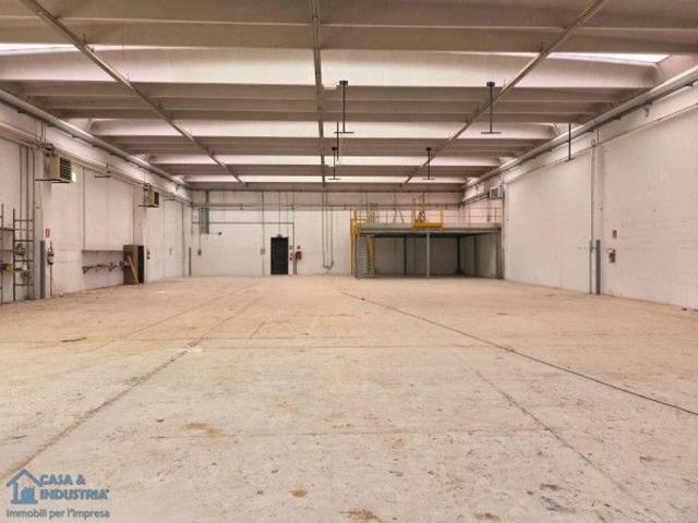 Capannone in affitto a Ex Tilane, Desio