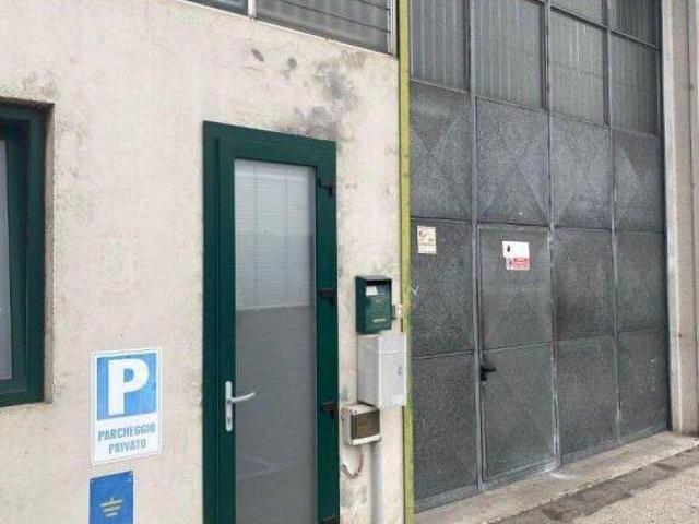 Capannone in affitto a Dolo, Veneto