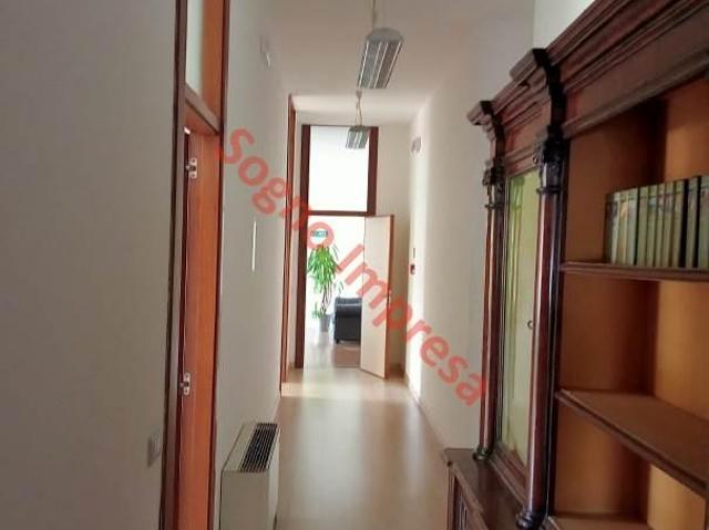 Capannone in affitto a Unione di Comuni della Romagna Forlivese, Quattro