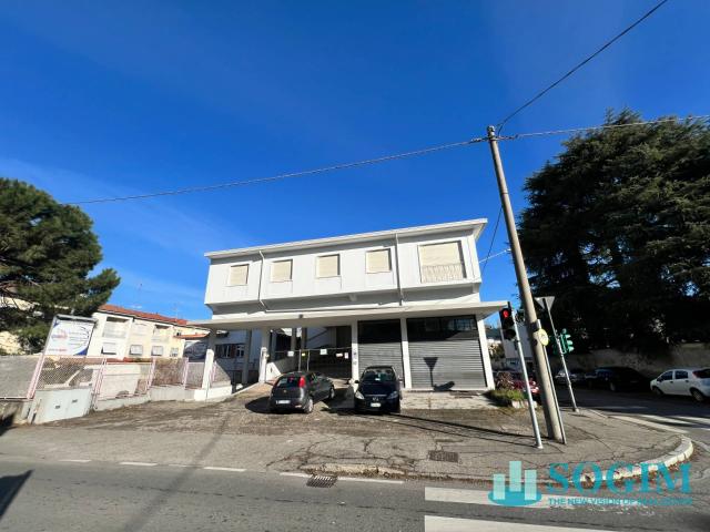 Capannone in affitto a Gallarate, Varese