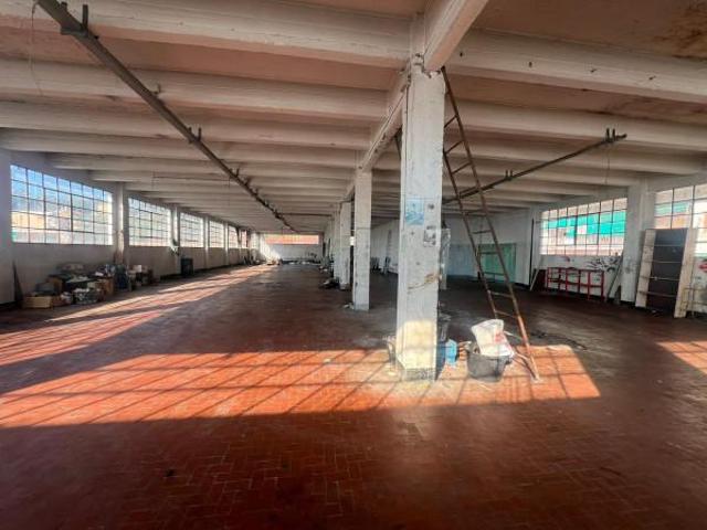 Capannone in affitto a San Giovanni Battista, Genova