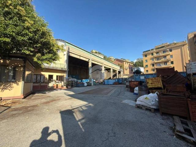 Capannone in affitto a Fegino, Genova