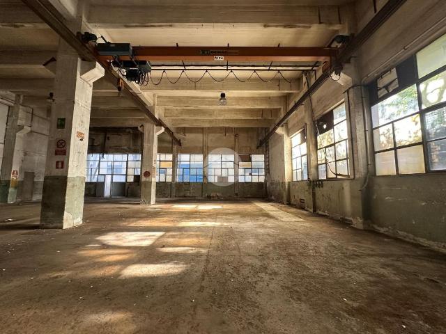 Capannone in affitto a Longarello, Genova